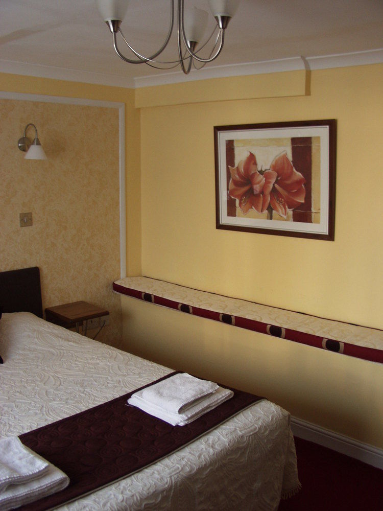 The Cedars Hotel, Лоубъро Екстериор снимка