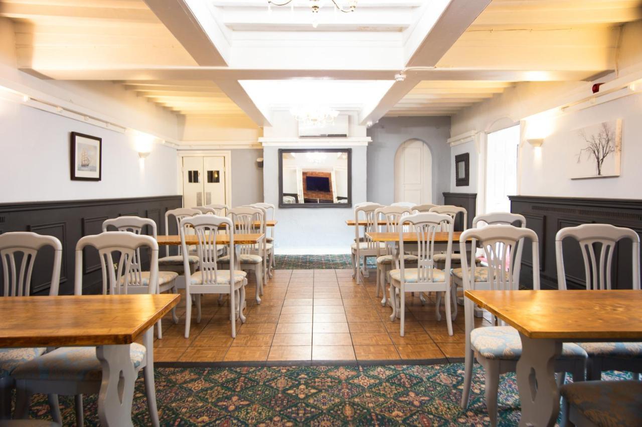 The Cedars Hotel, Лоубъро Екстериор снимка